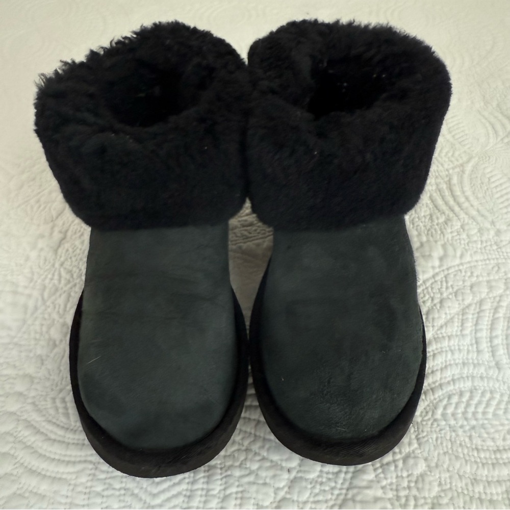 UGG Classic Mini Fluff Black Suede Ankle Boots Women’s Size 7 - Picture 4 of 9